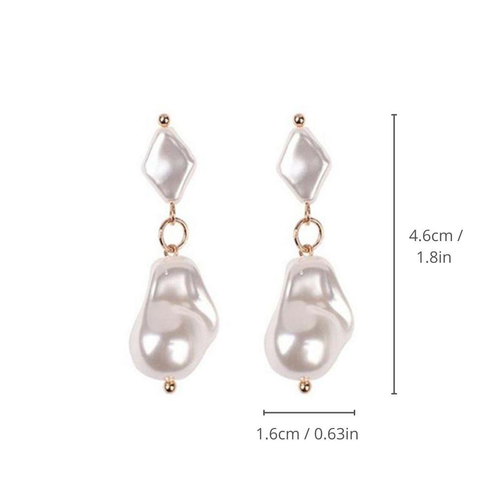 Genevie Freshwater Pearl Earrings